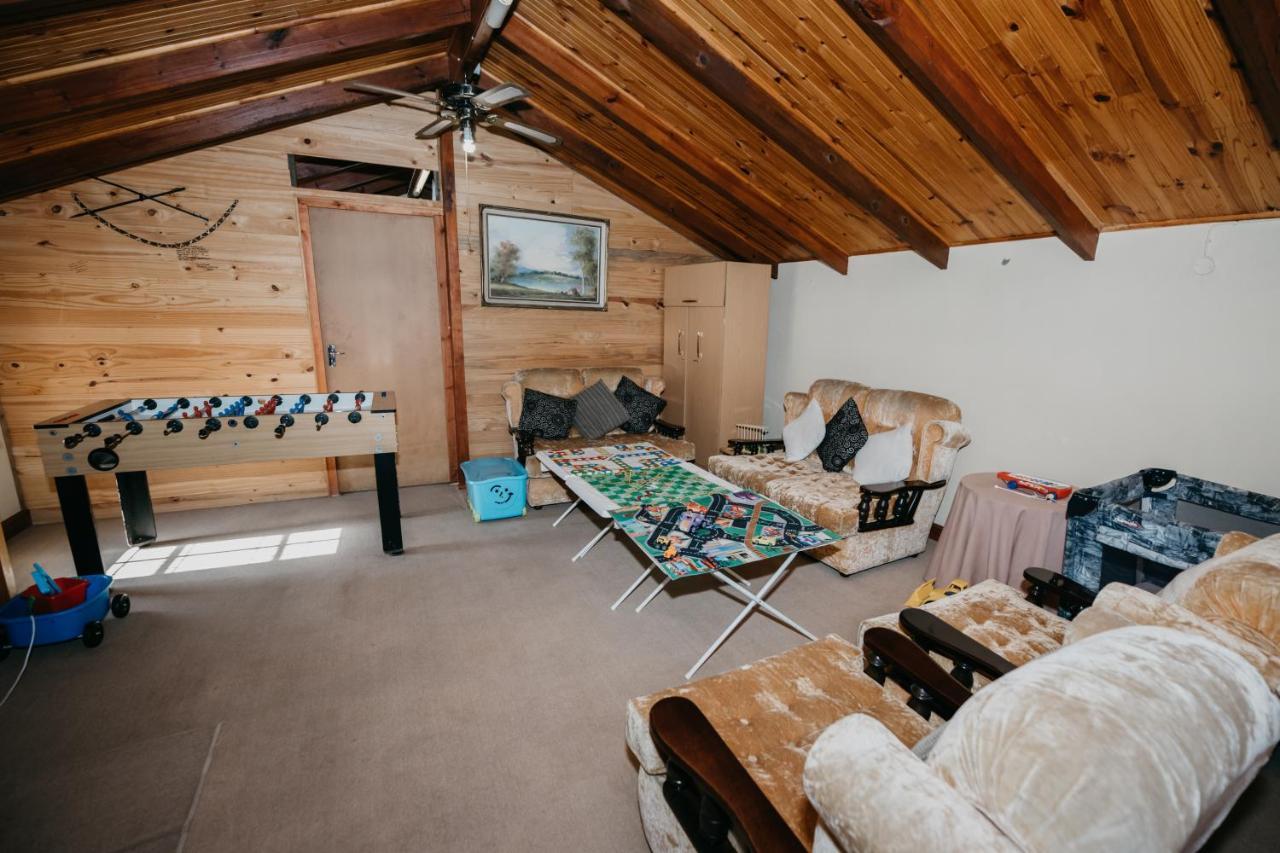 The Village Lodge Стормсривер Экстерьер фото